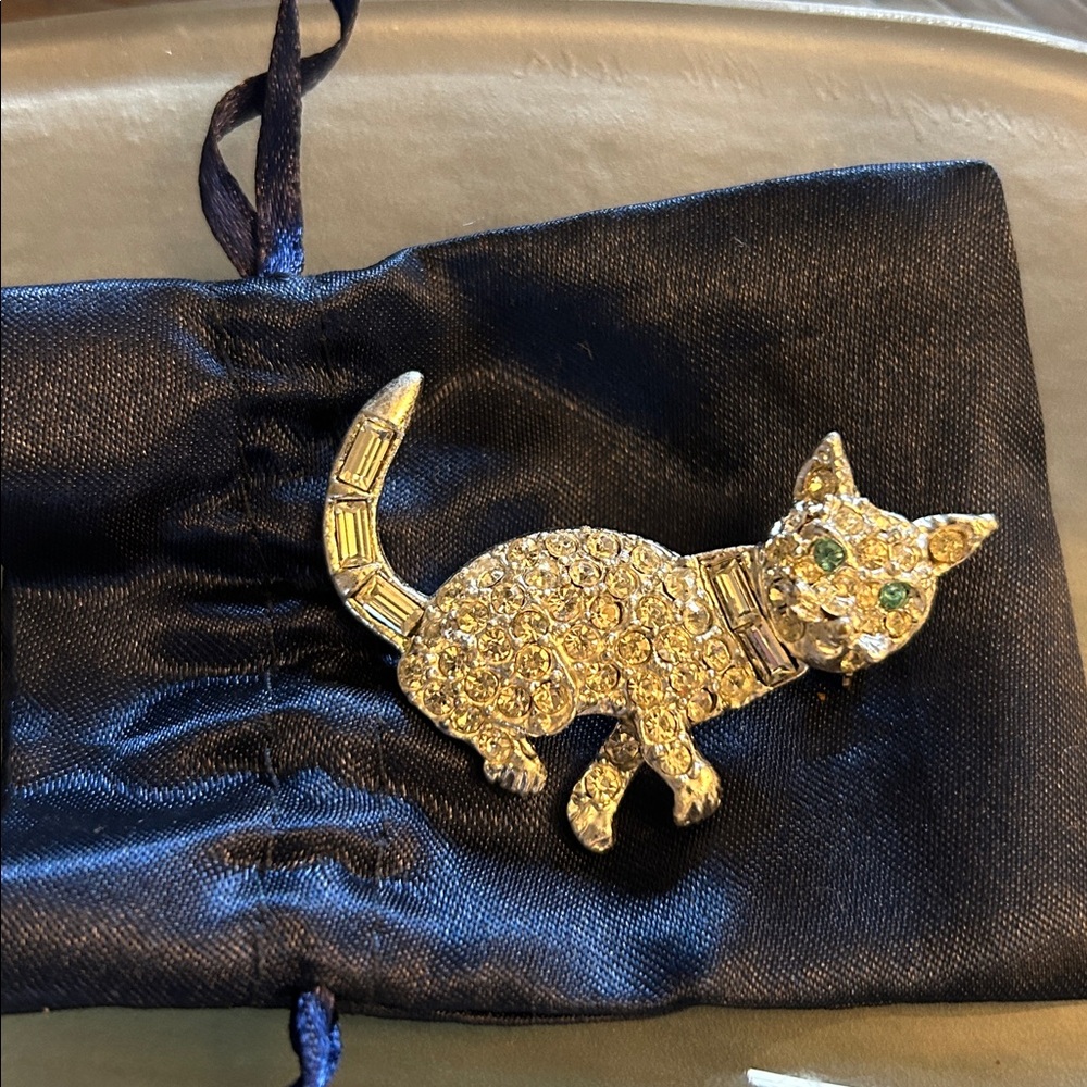 Cat Brooch with Dusty - Picture 3 of 3